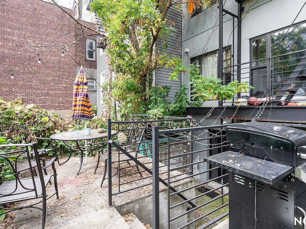 184 Suydam Street - Photo 5