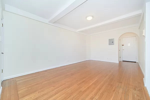 850 Amsterdam Avenue - Photo 2