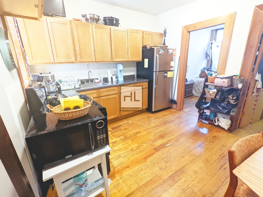 140a Lexington Avenue - Photo 1