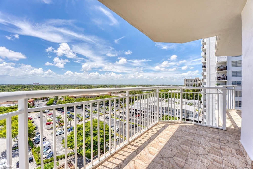 18051 Biscayne Blvd Apt 1104 - Photo 1