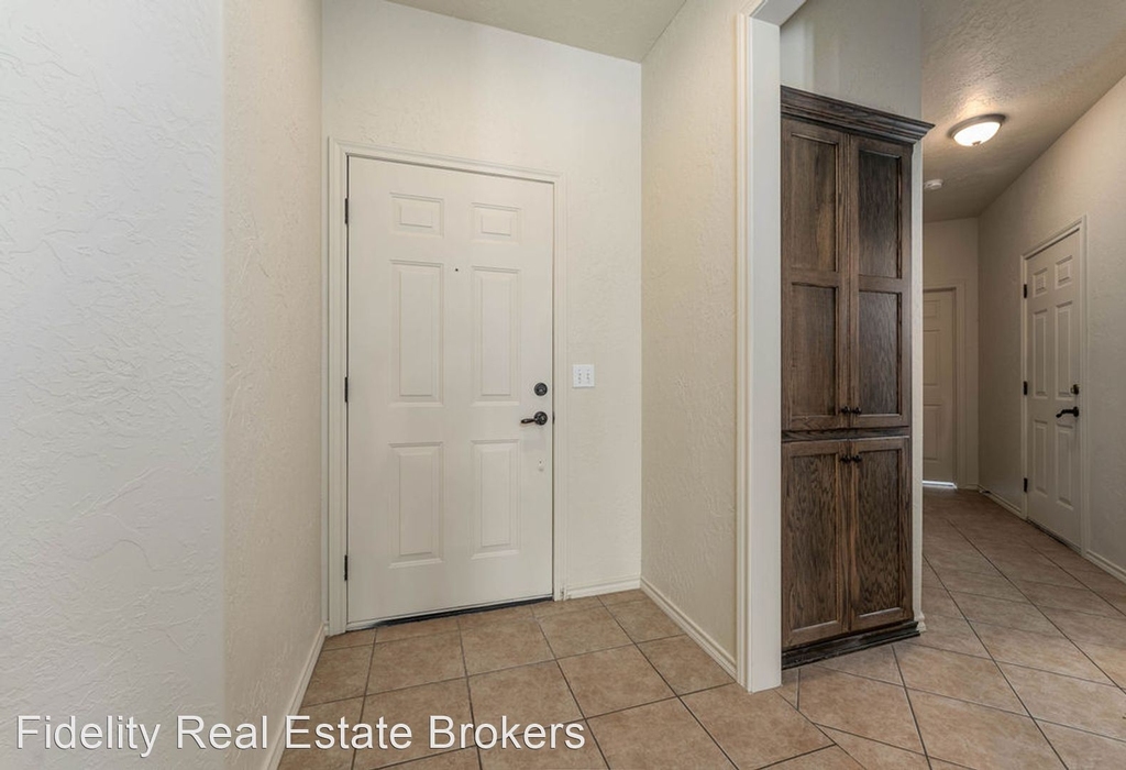 10100 Shadowview Dr - Photo 22