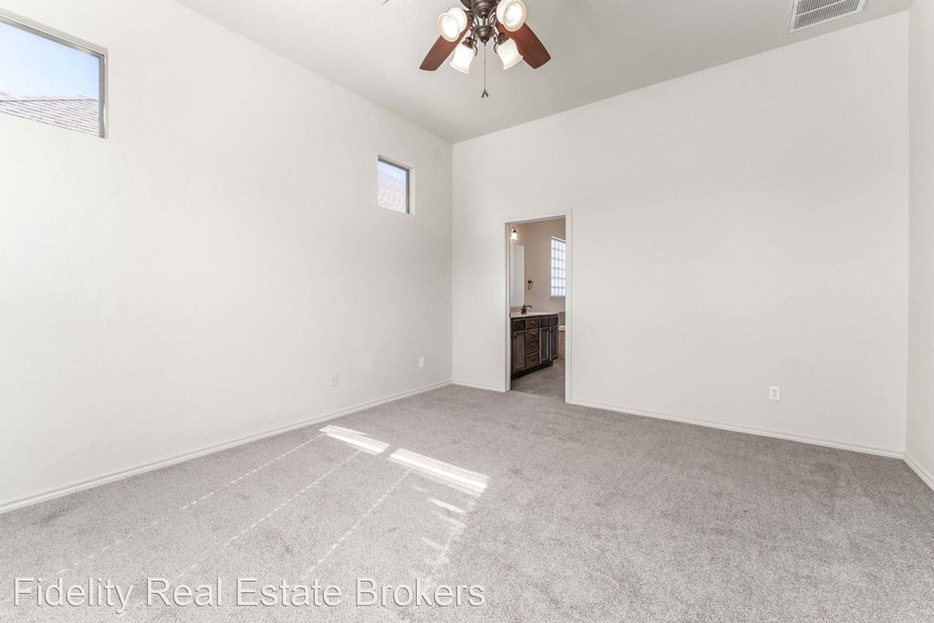 10100 Shadowview Dr - Photo 12