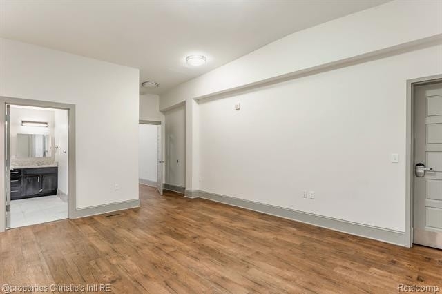 10 Grand River Avenue - Photo 16