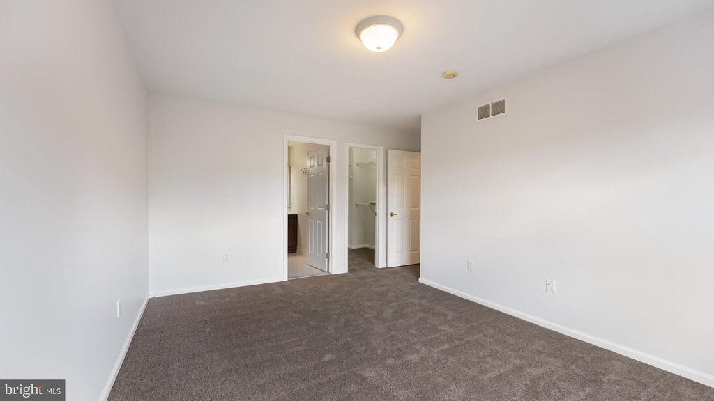 410 Lantern Drive - Photo 10