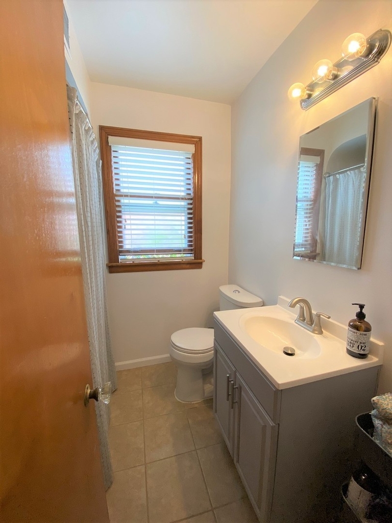 5808 W Newport Avenue - Photo 9