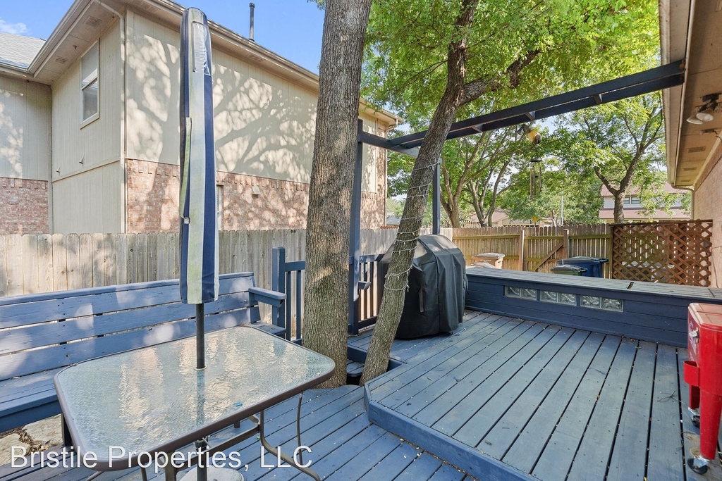 4129 Travis Country Circle - Photo 18