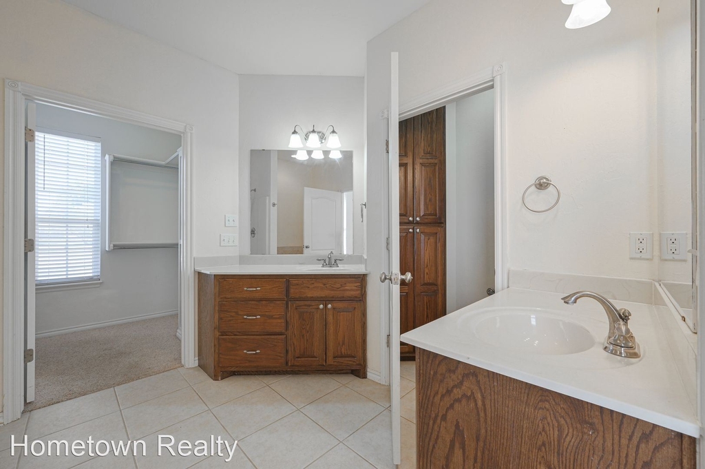 11317 Nw 121st Place - Photo 13