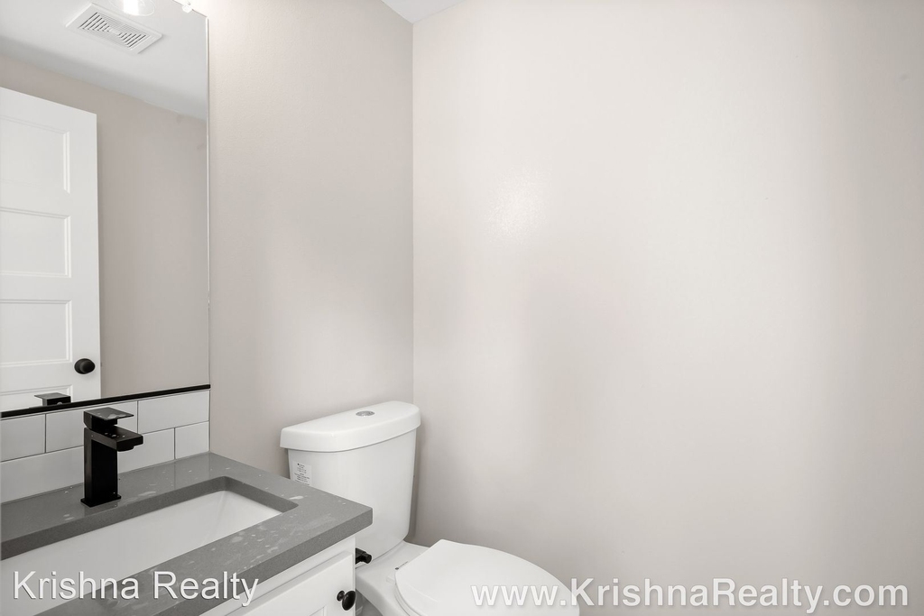 8001 N Woolsey Ave Unit B - Photo 19