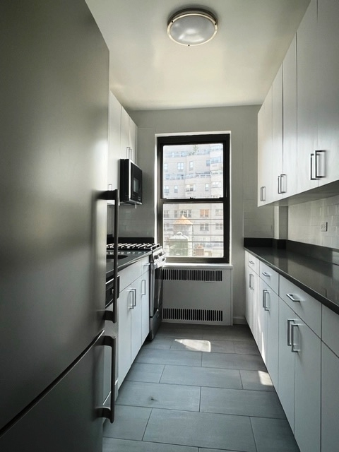 20 Fifth AVE  - Photo 9