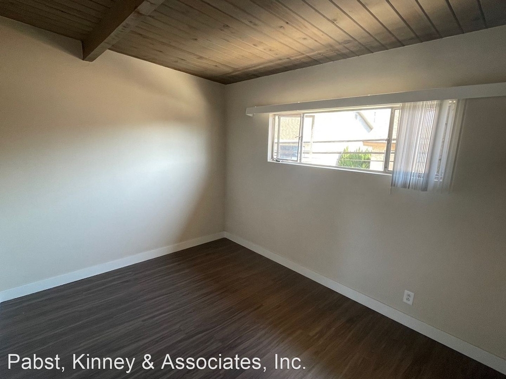 734 Loma Ave - Photo 2