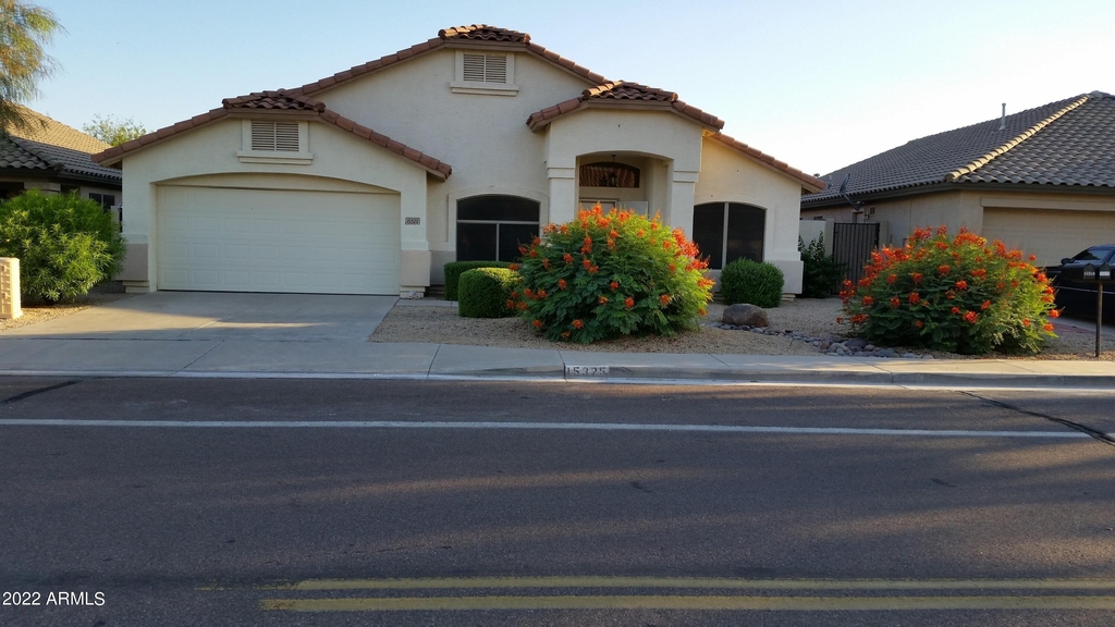 15325 W Honeysuckle Lane - Photo 1