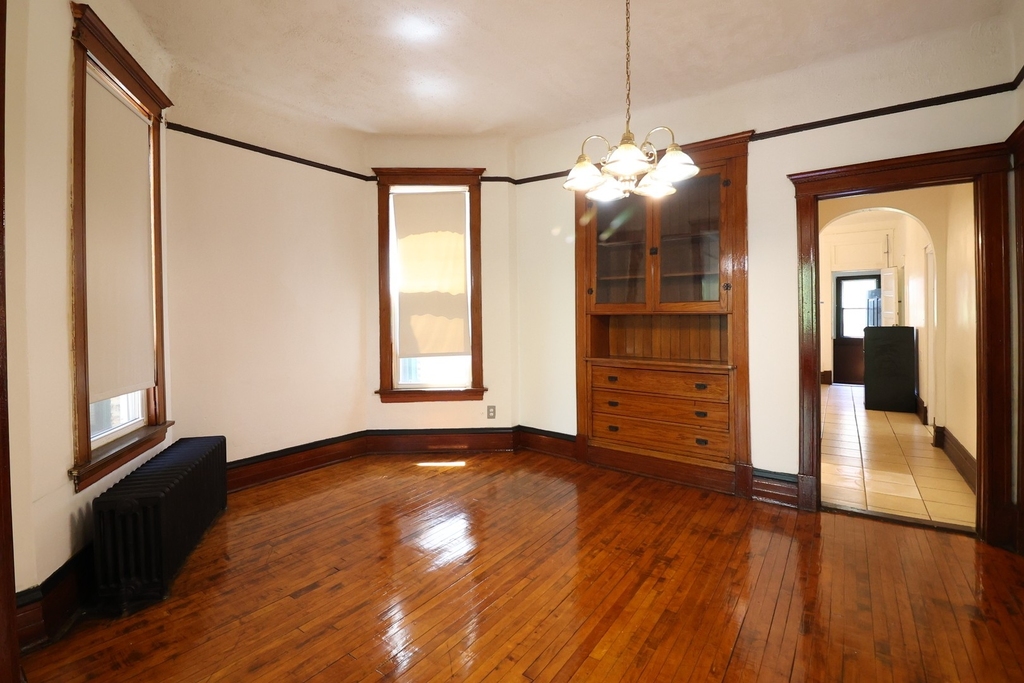 3307 W Beach Avenue - Photo 3