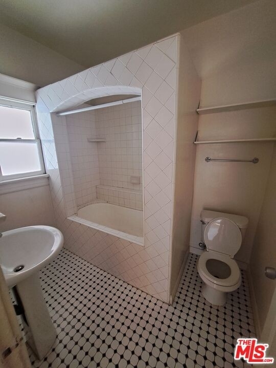 1117 Waterloo St - Photo 7