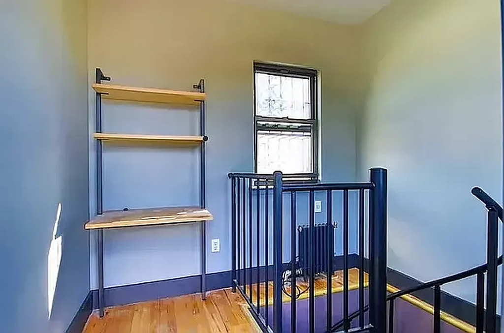 110 East 7th Street - Photo 3
