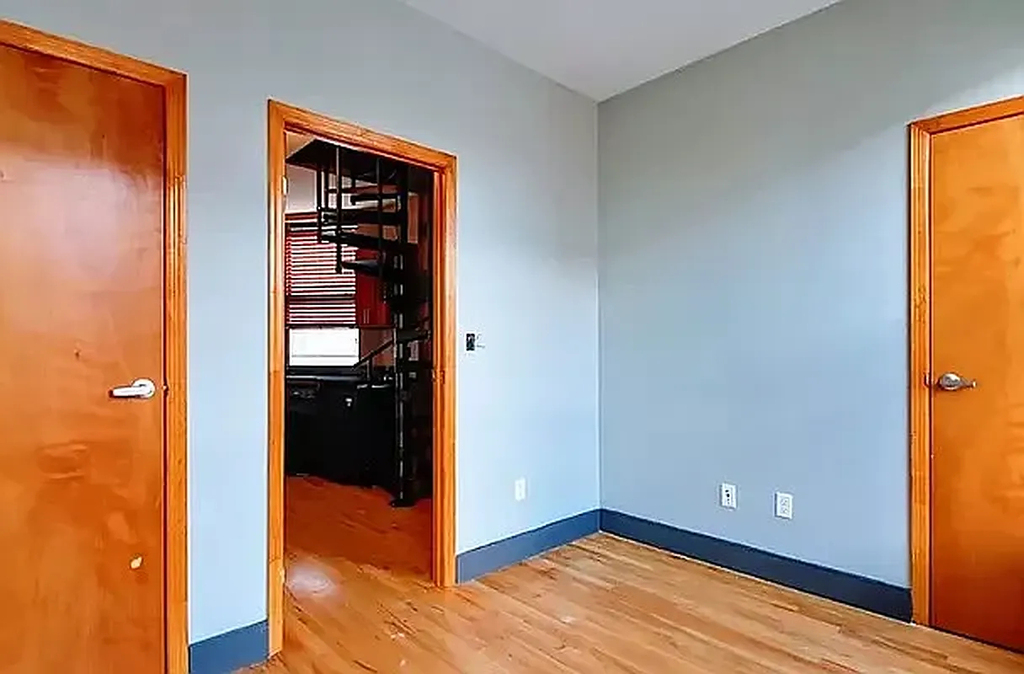 110 East 7th Street - Photo 8