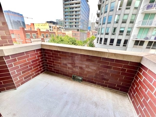 451 W Huron Street - Photo 8