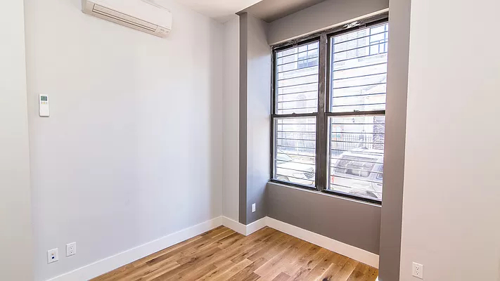 184 Suydam Street - Photo 3