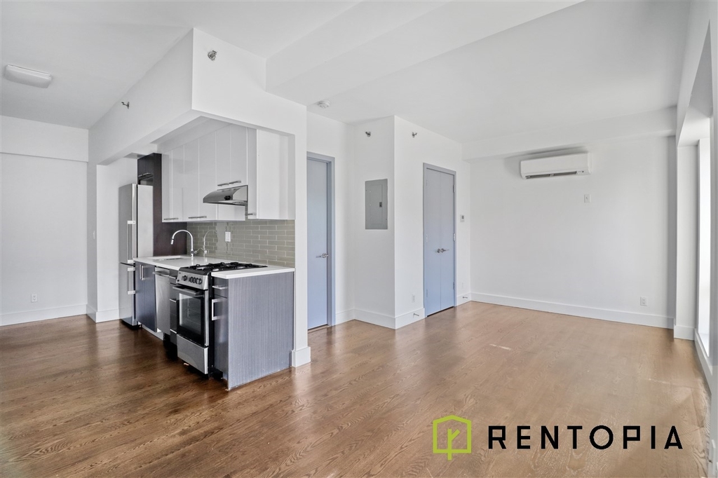 596 Washington Avenue - Photo 2