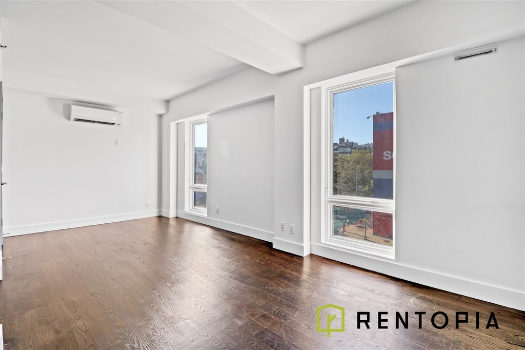 596 Washington Avenue - Photo 3