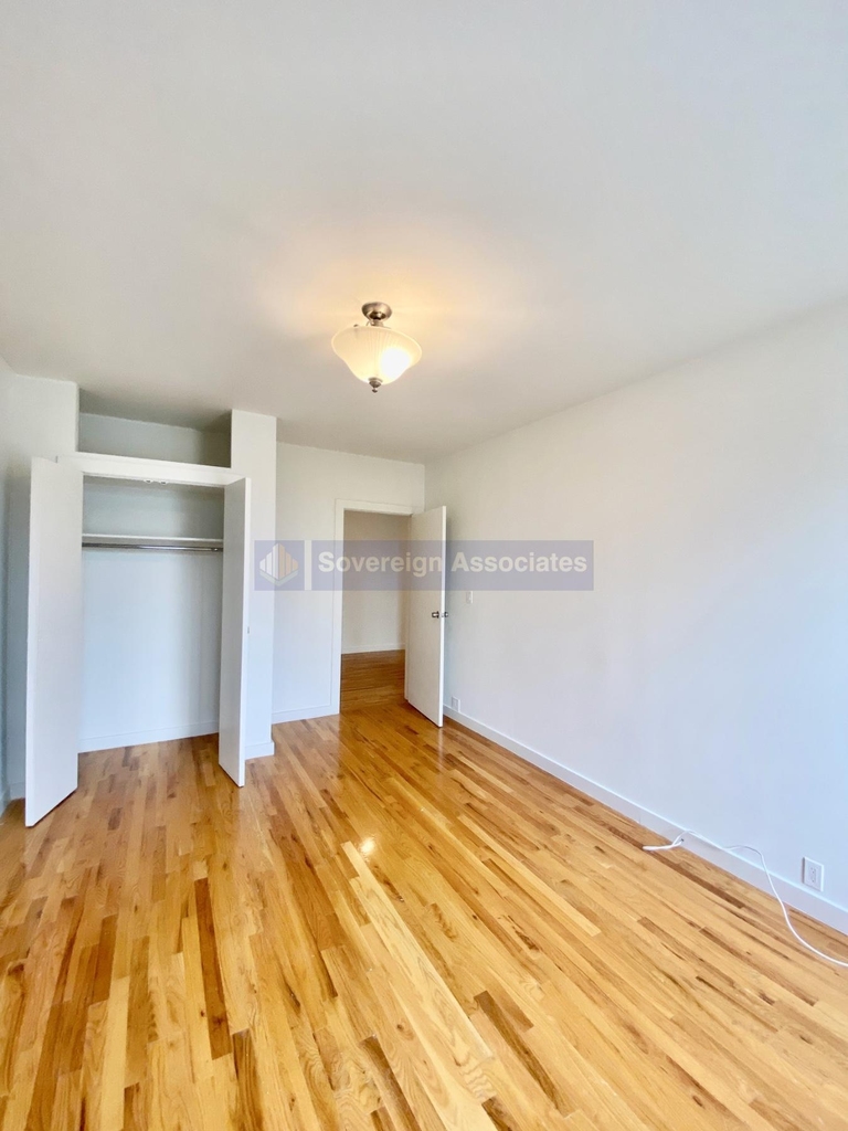 282 Cabrini Boulevard - Photo 2