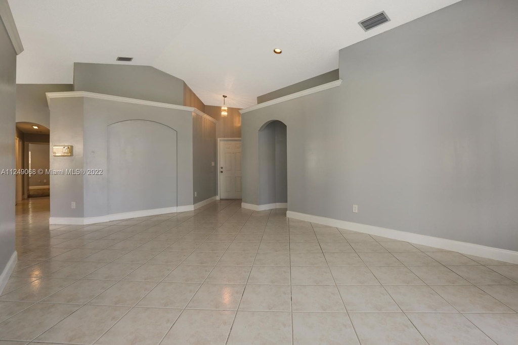 15071 Sw 49th Ct - Photo 2