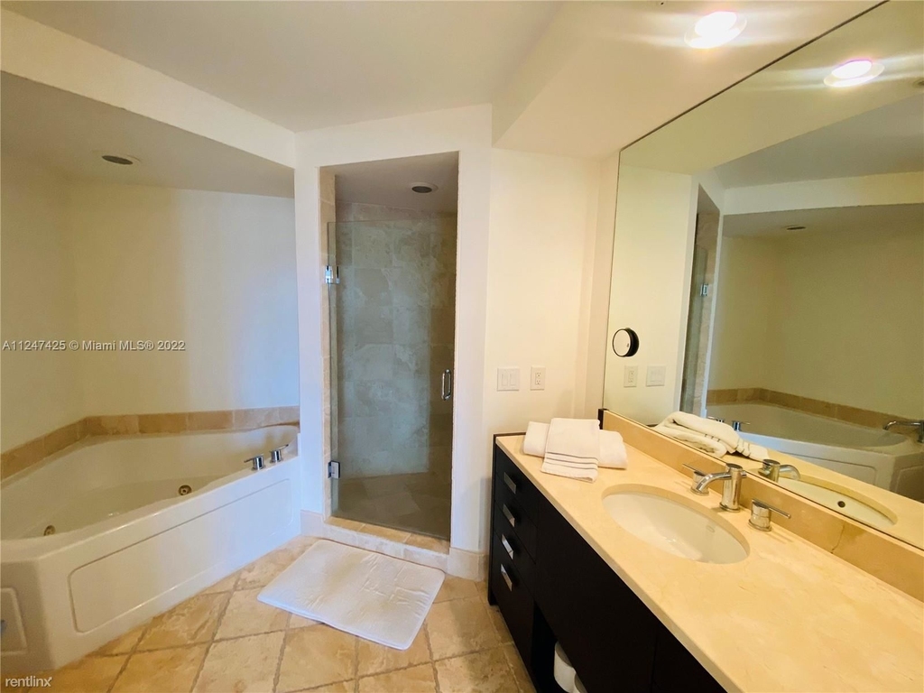 18201 Collins Ave Apt 908 - Photo 6