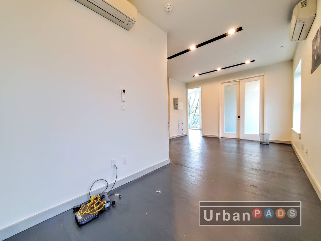 225 Winthrop Street - Photo 3