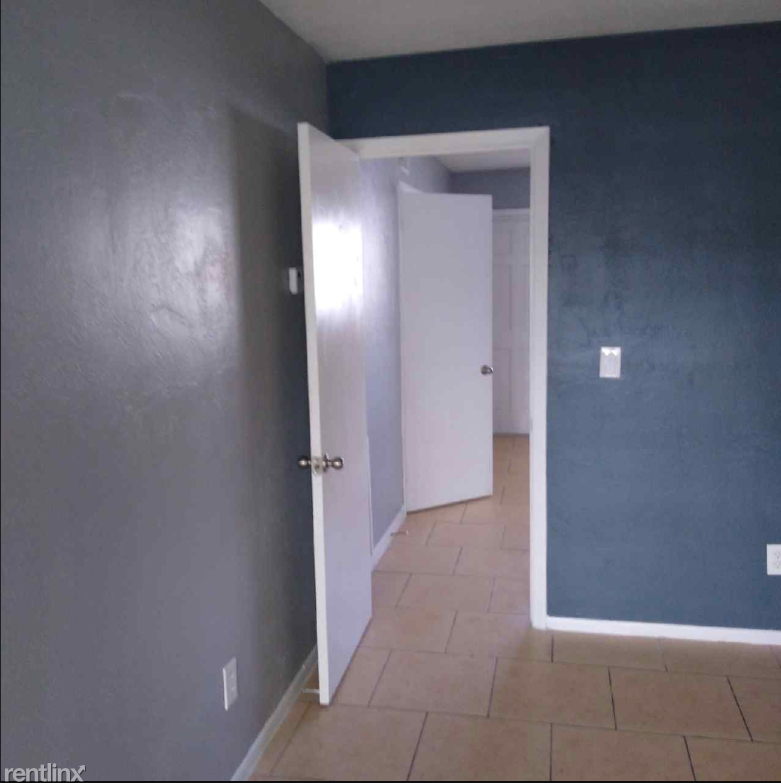 3498 66th St N 105 - Photo 2