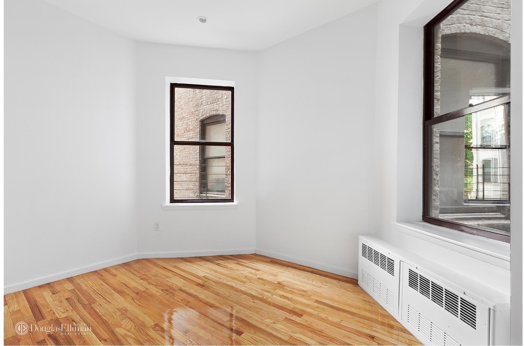 131 W 138th St - Photo 2