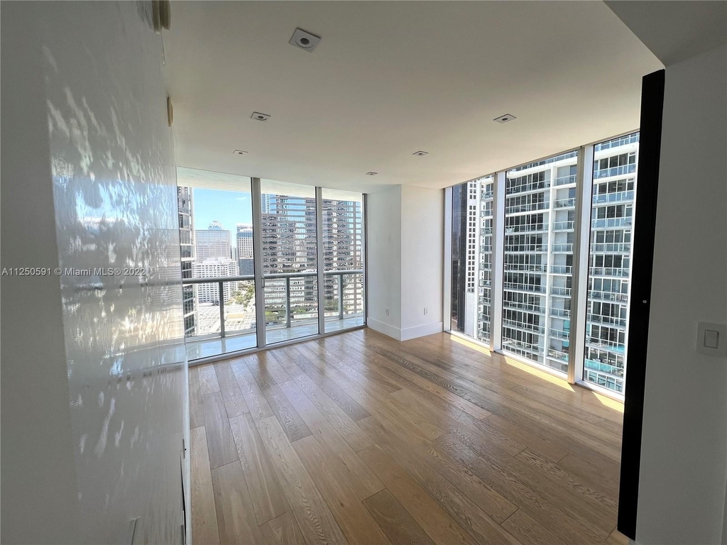 475 Brickell Ave - Photo 2