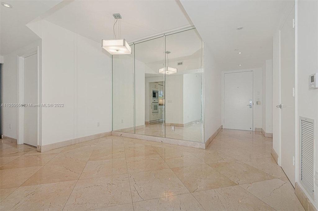 4779 Collins Ave - Photo 9