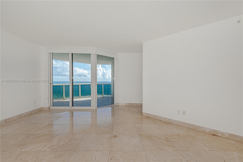 4779 Collins Ave - Photo 7
