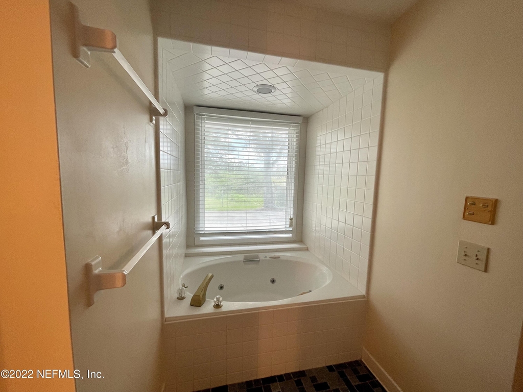 1016 Holmesdale Rd - Photo 15
