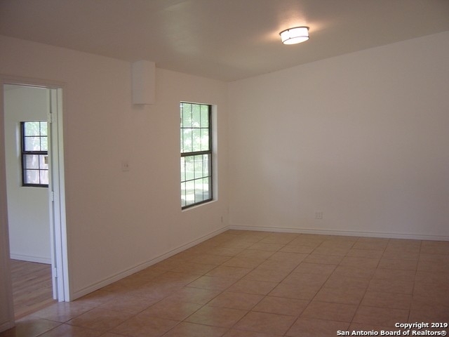 442 Sharon Dr - Photo 3