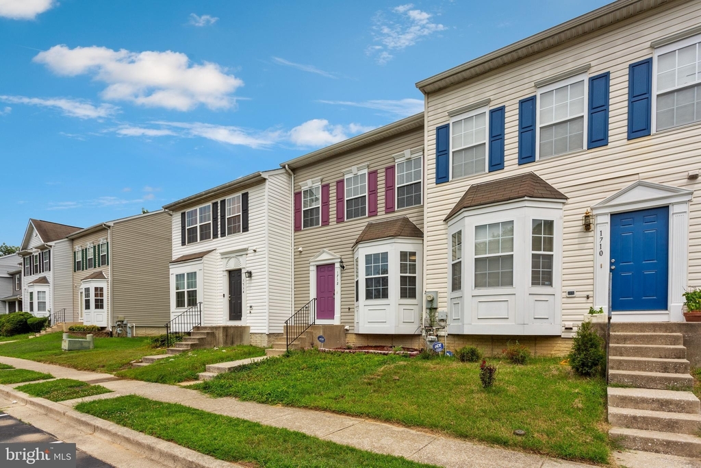 1712 Carriage Lamp Court - Photo 2