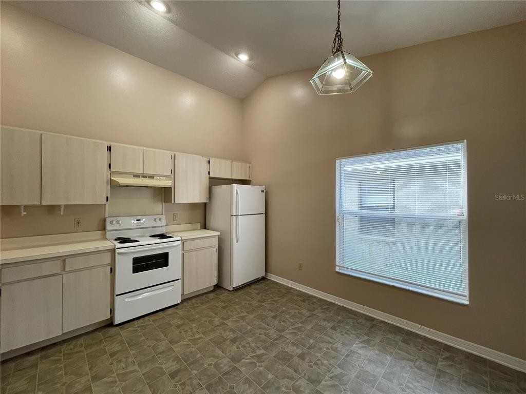 10829 Peppersong Drive - Photo 4