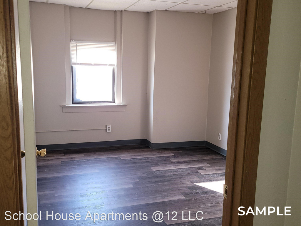 220 E 12th St - Photo 30