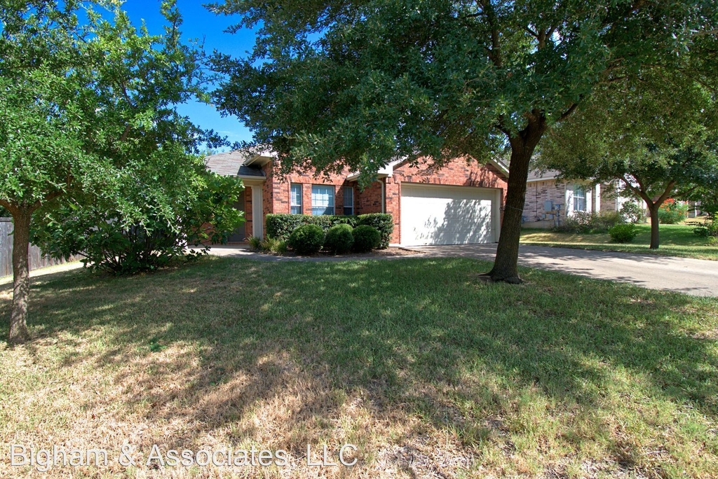 1720 Bowerton Dr - Photo 2