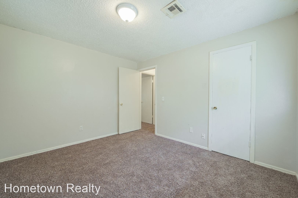 3005 Se 51st Street - Photo 15