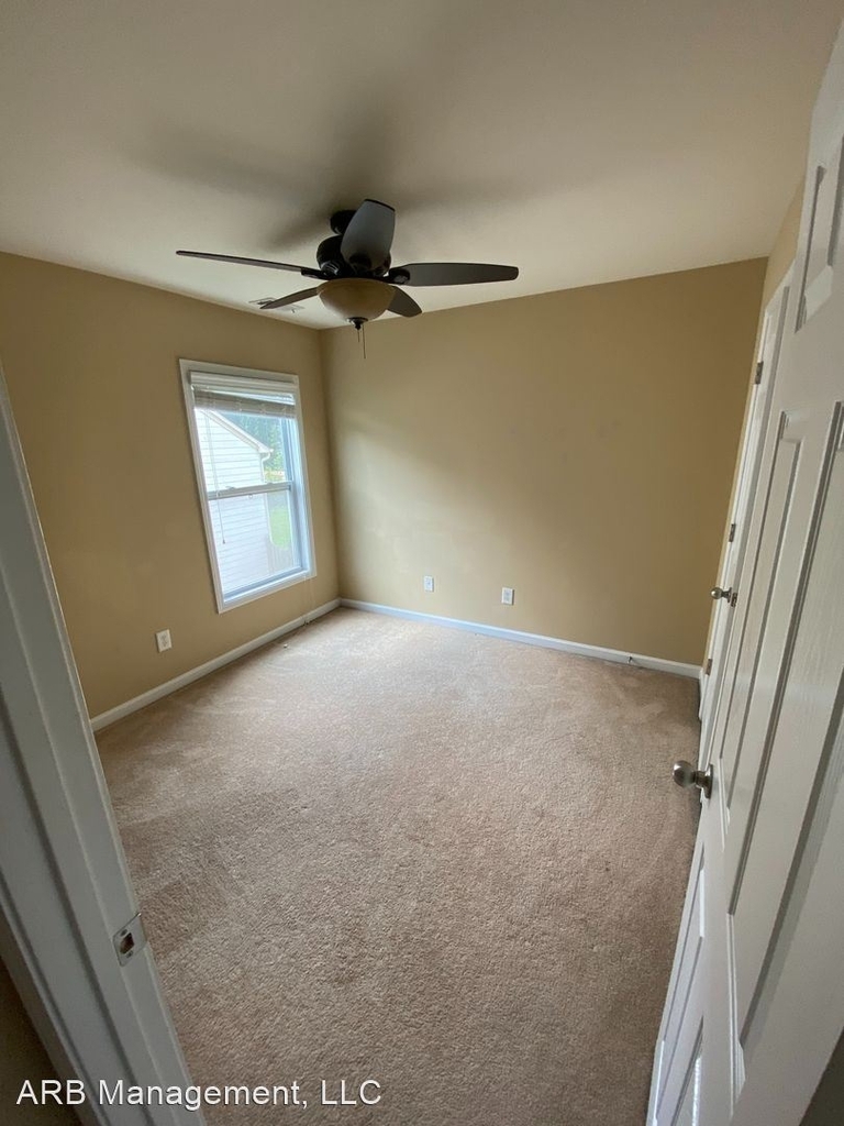 2210 Mindy Lane - Photo 10