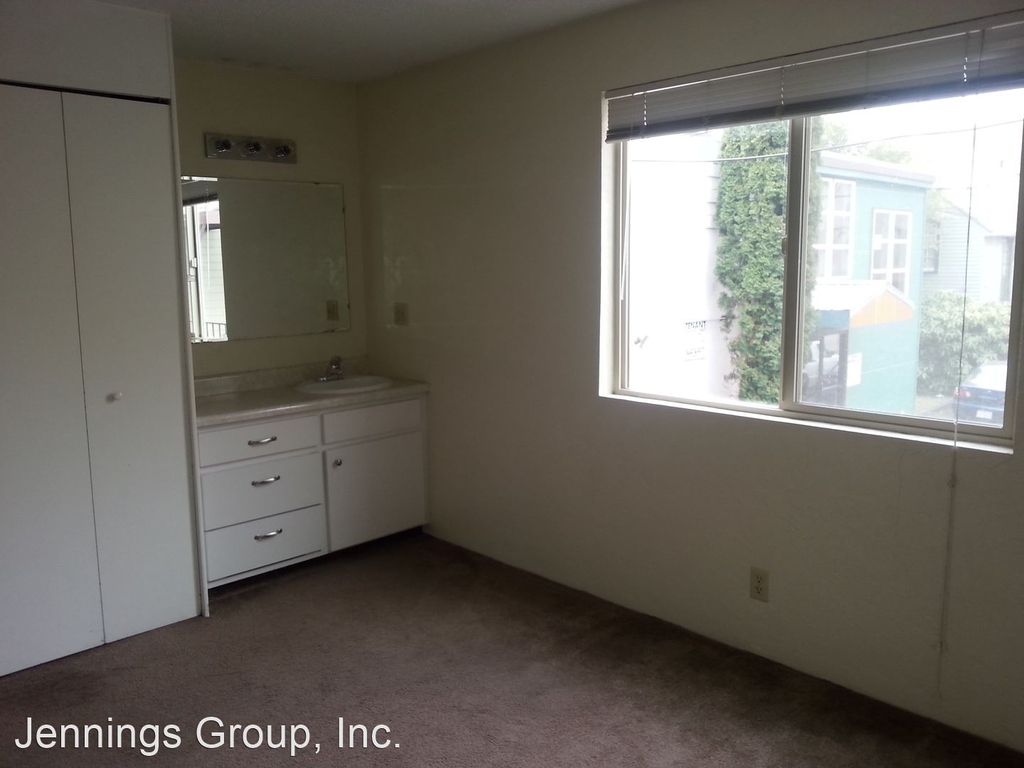 1360 Alder St - Photo 2