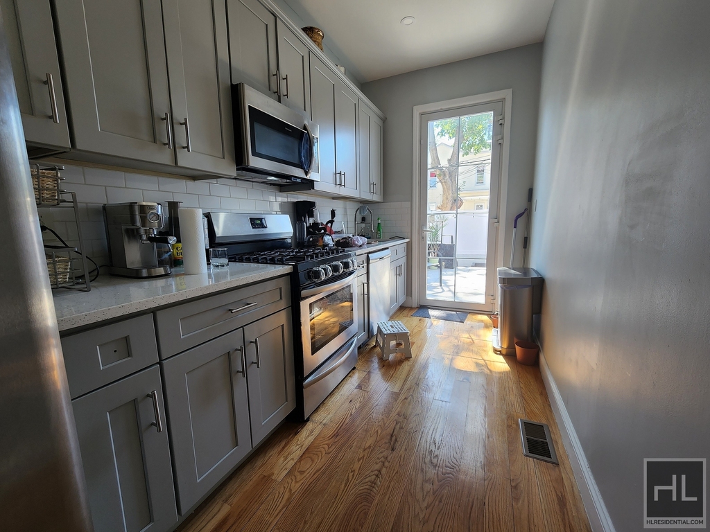 114 Miller Avenue - Photo 2