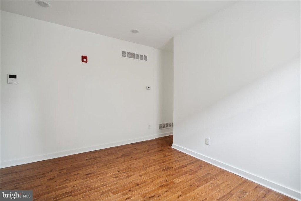 5011 Germantown Avenue - Photo 2