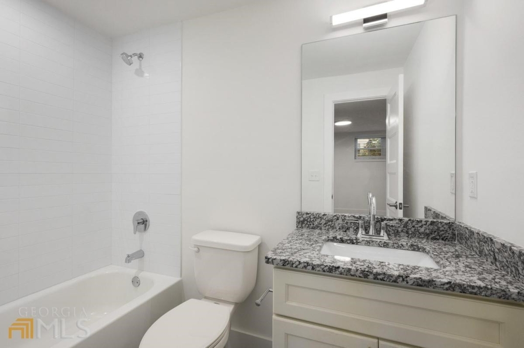 880 Saint Charles Ave Ne  #10 - Photo 13