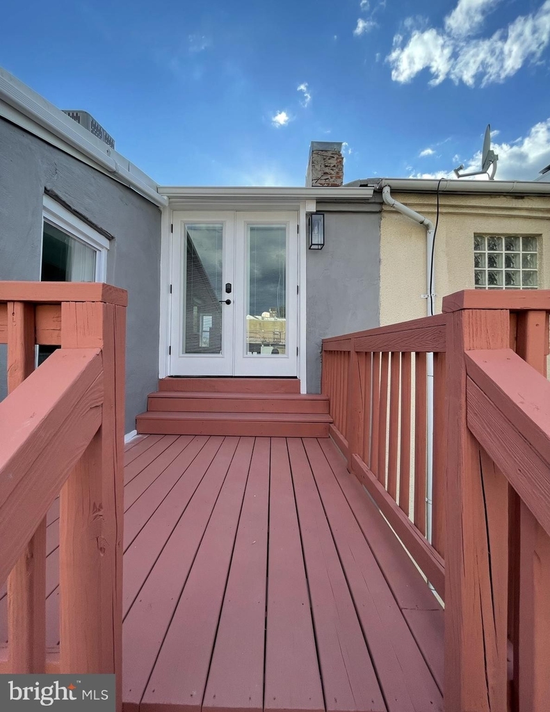 831 Light Street - Photo 11