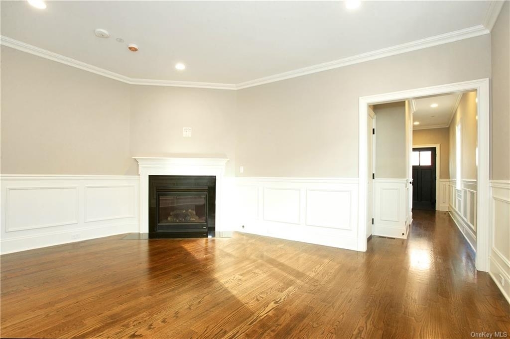 150 Woodside Avenue - Photo 2