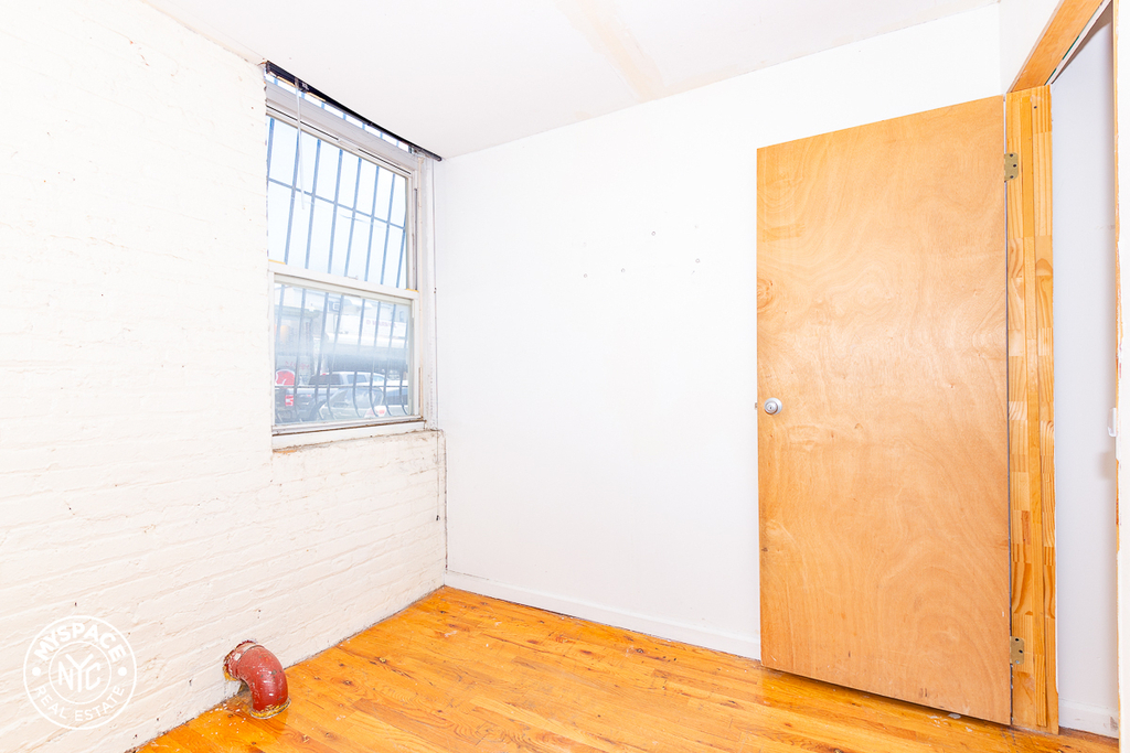 385 Troutman Street - Photo 6