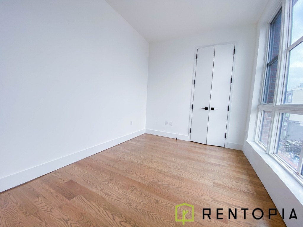 824 Lexington Avenue - Photo 2