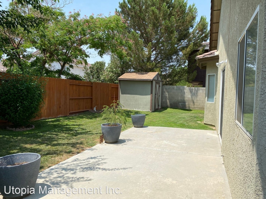 45533 Pickford Ave. - Photo 15