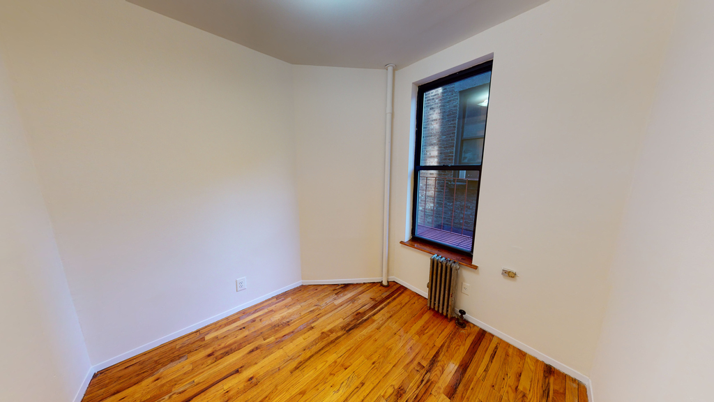 305 East 9th Street - Photo 3